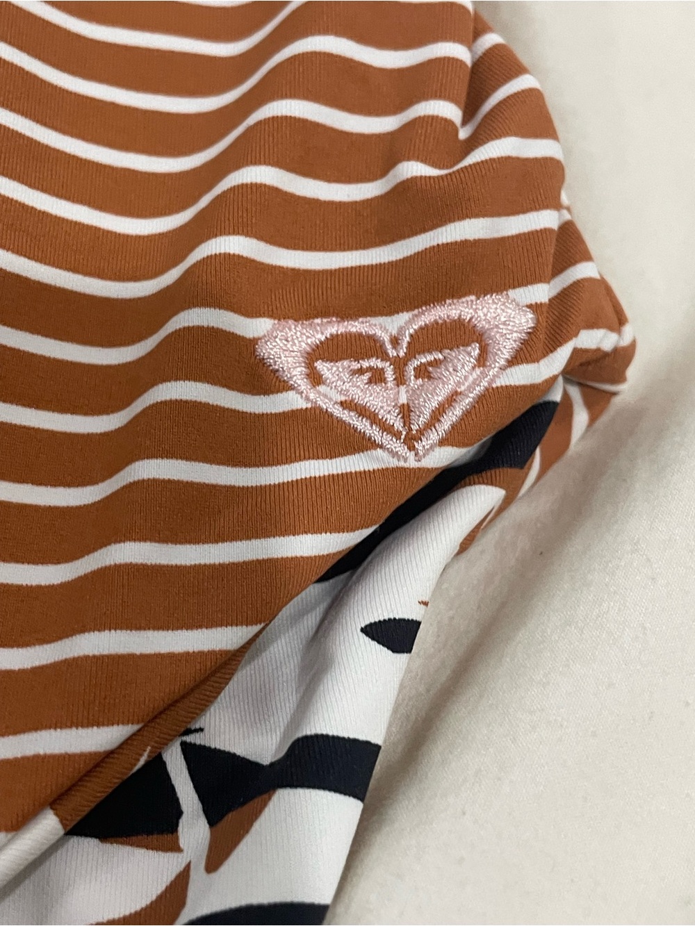 Beachy XS/S LOT: 8 ITEMS Roxy/Billabong/Hurley/swimsuits/dress/shorts/halter! - Picture 8 of 16